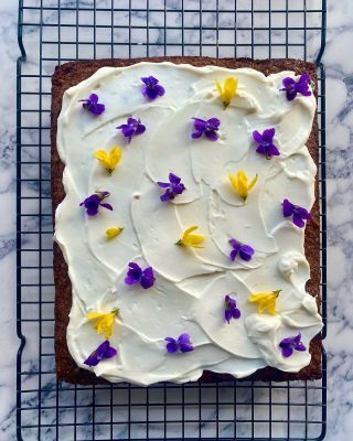 JAK PROLEVNIT VELIKONOČNÍ MRKVOVÝ DORT? Zaměřila jsem se na nákladný krém z Lučiny a vyzkoušela, jak chutná krém z...